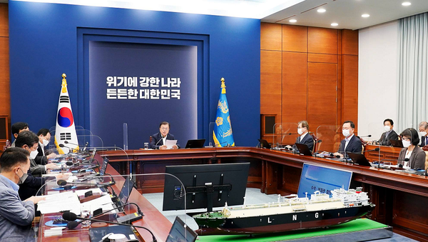 9월 6일 문재인 대통령이 주재한 수석보좌관 회의