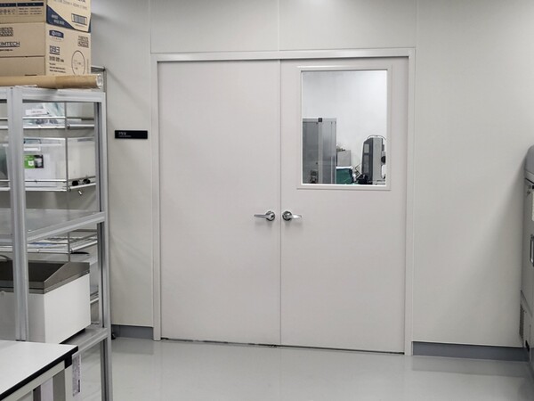 오스템카디오텍의 차세대 심혈관 의료기기 제품이 연구되고 있는 공간. 회사 측에 요청으로 비공개한다.