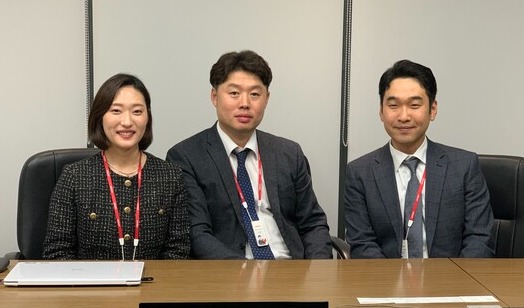 왼쪽부터 박유나 매니저, 오택 호흡기팀장, 나형준 책임매니저.