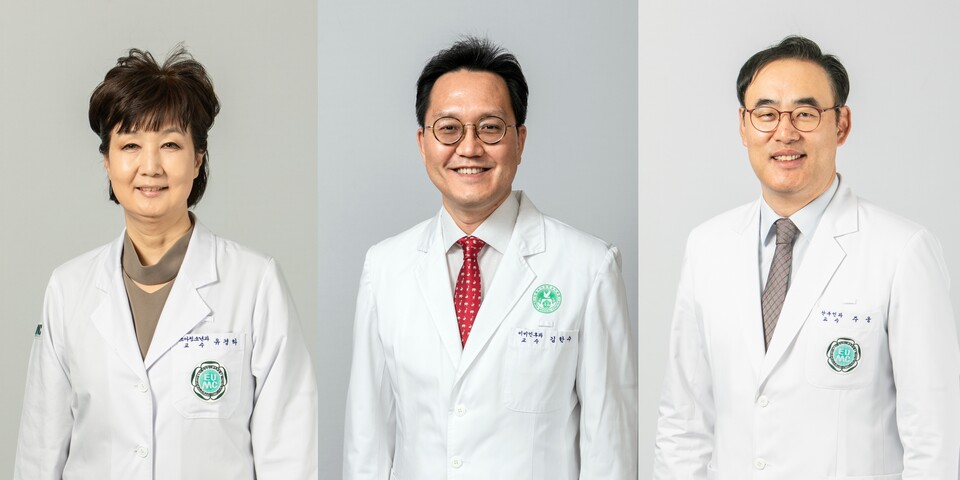 왼쪽부터 유경하 이화의료원장, 김한수 신임 이대목동병원장, 주웅 신임 이대서울병원장