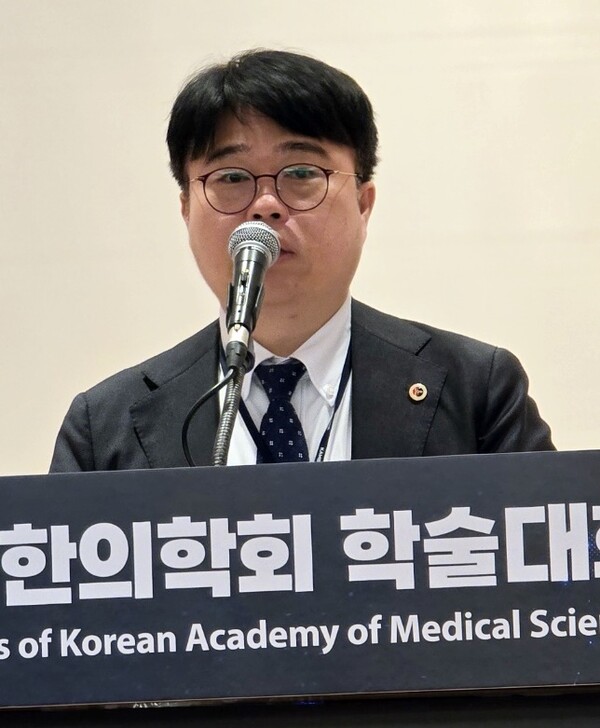 축사를 하고 있는 임현택 의협 회장