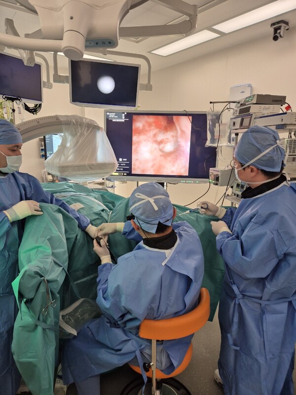 RIRS Workshop - Live treatment in progress at M Clinic.