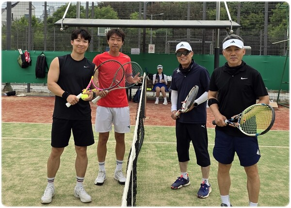 37회 테니스대회 경기 전 사진촬영.