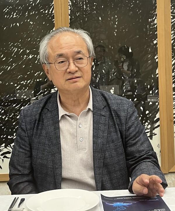 정지태<br>고려대학교 명예교수<br>의사평론가&nbsp;