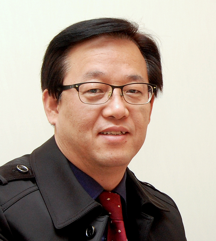 &nbsp;이상만 편집국장