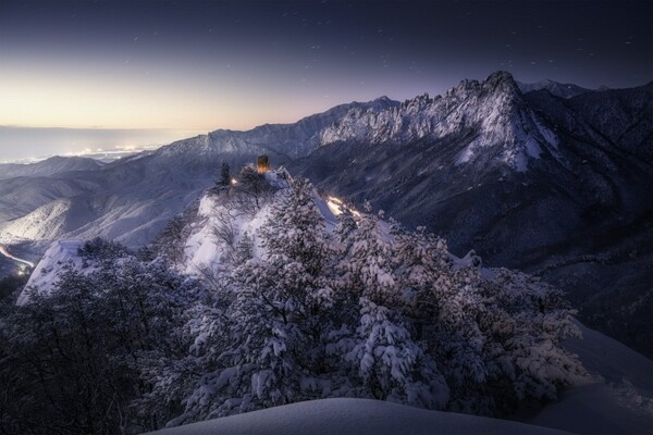 대상(설악산 성인대에서 바라본 울산바위, 박정식)