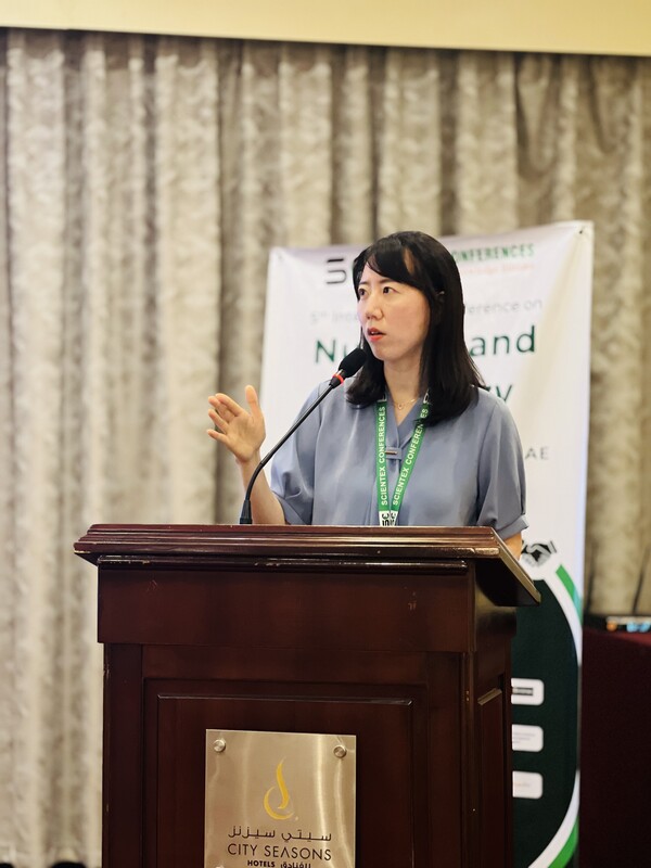 부천세종병원 신경희 팀장(수술간호2팀)이 두바이 컨퍼런스에서 연구<br>결과를 발표하고 있다.&nbsp;